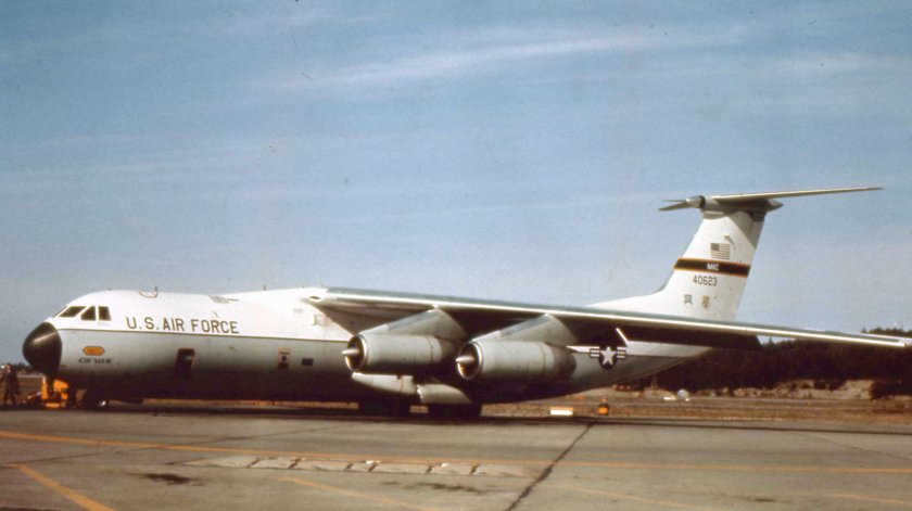 Lockheed c-141 Starlifter