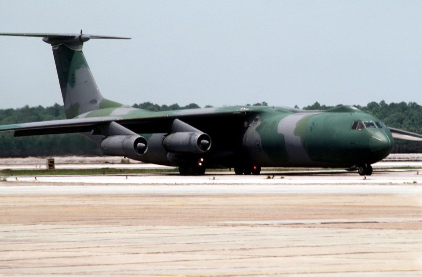 Lockheed c-141 Starlifter