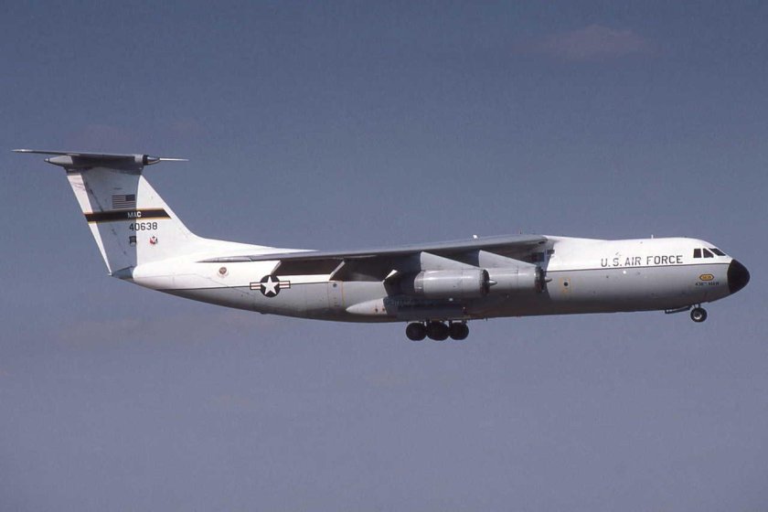 Lockheed c-141 Starlifter
