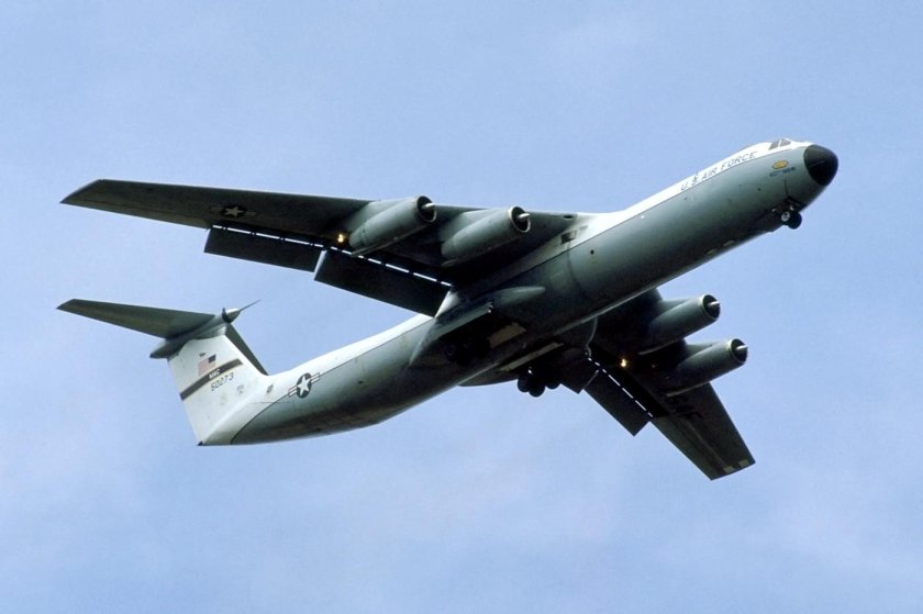 Lockheed c-141 Starlifter
