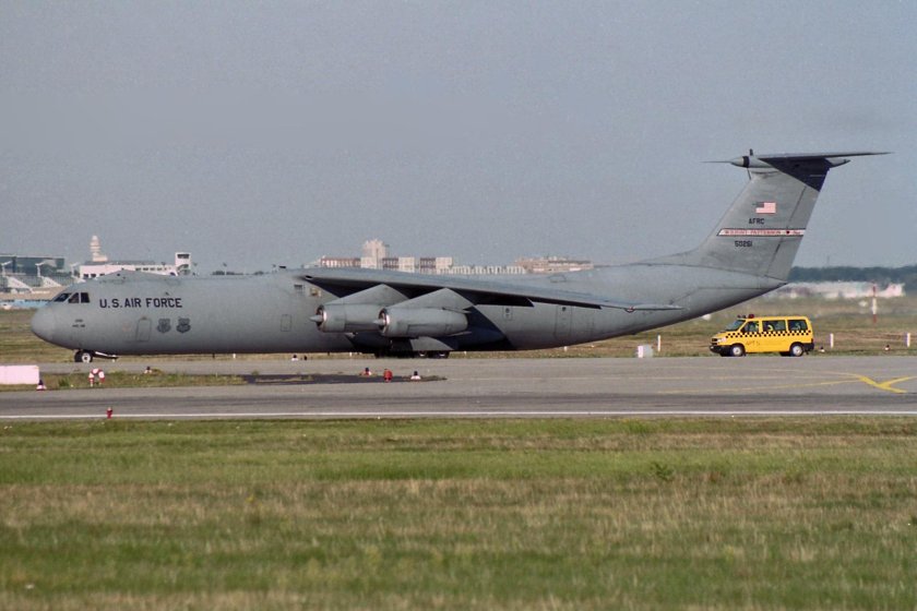 Lockheed c-141 Starlifter