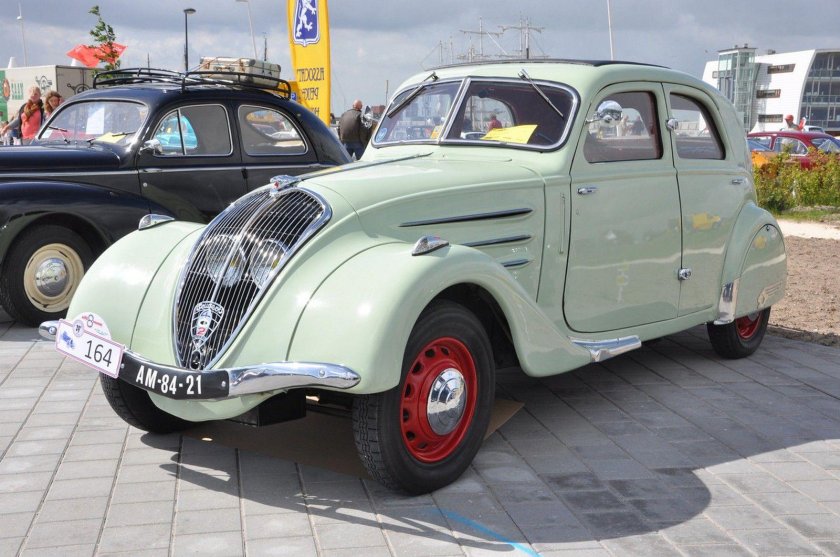 Peugeot 402