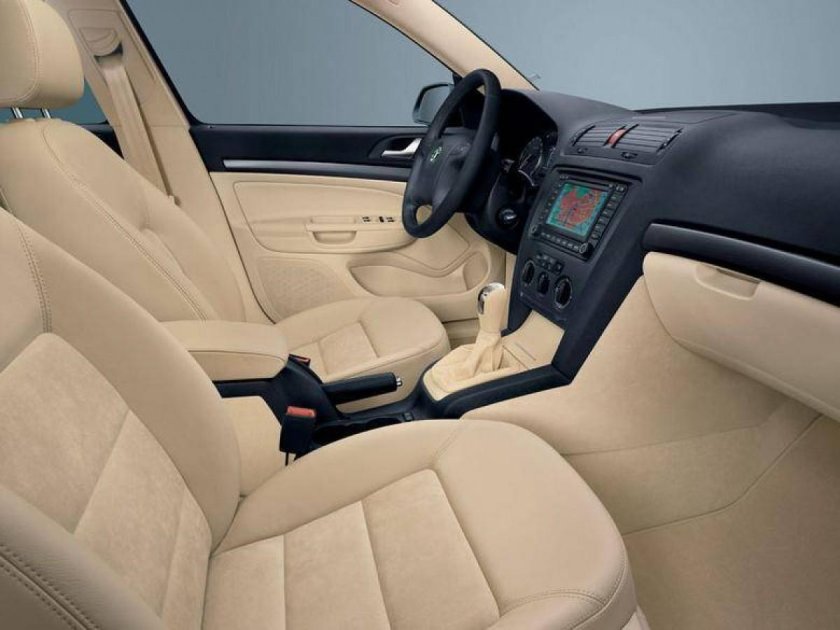 Бежевые салон Шкода Октавия а5