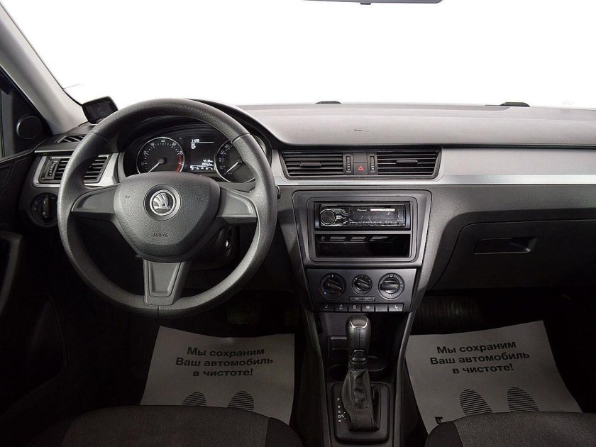 Skoda Rapid 2015 салон