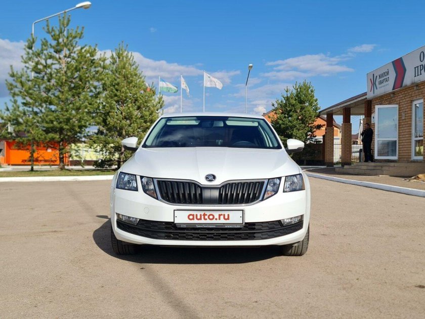 Шкода октавия 2017 белая