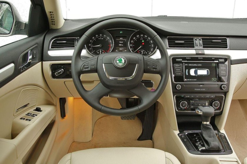 Шкода Суперб 2011