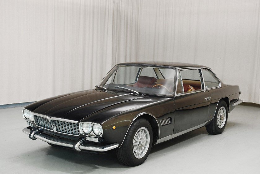 Мазерати 70х седан