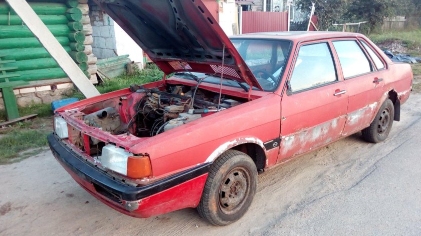 Бампер Ауди 90 б2