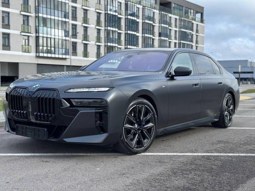 Бмв 7 серии 2023