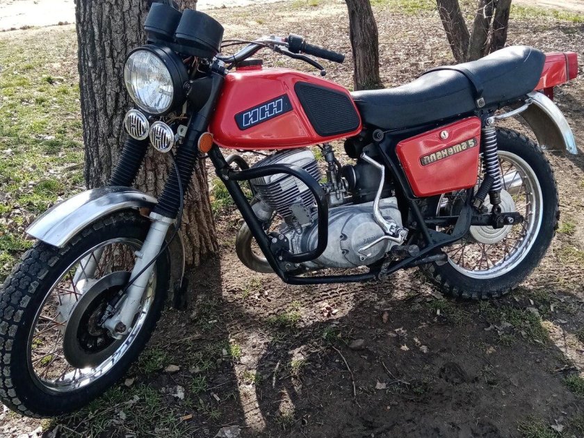 Фото ИЖ Юпитер 5 бордовый