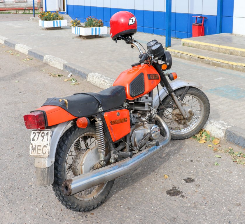 Мотоцикл ИЖ Планета 5