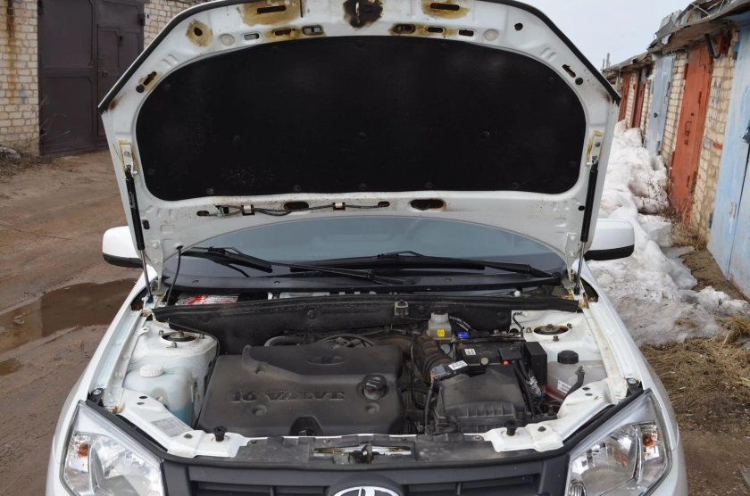 Капот Лада Гранта