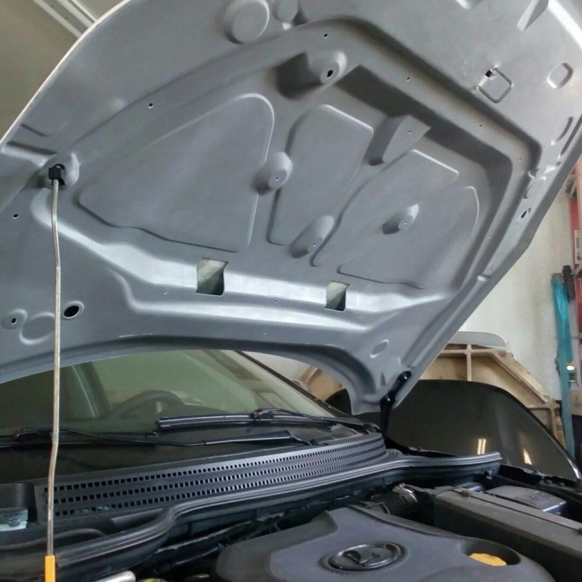 Капот Лада Веста