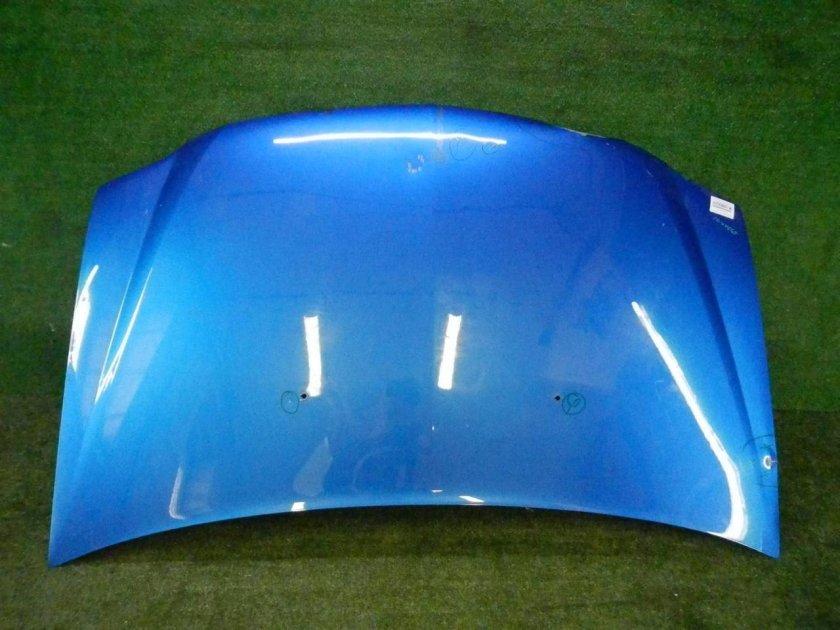 Лада Ларгус капот