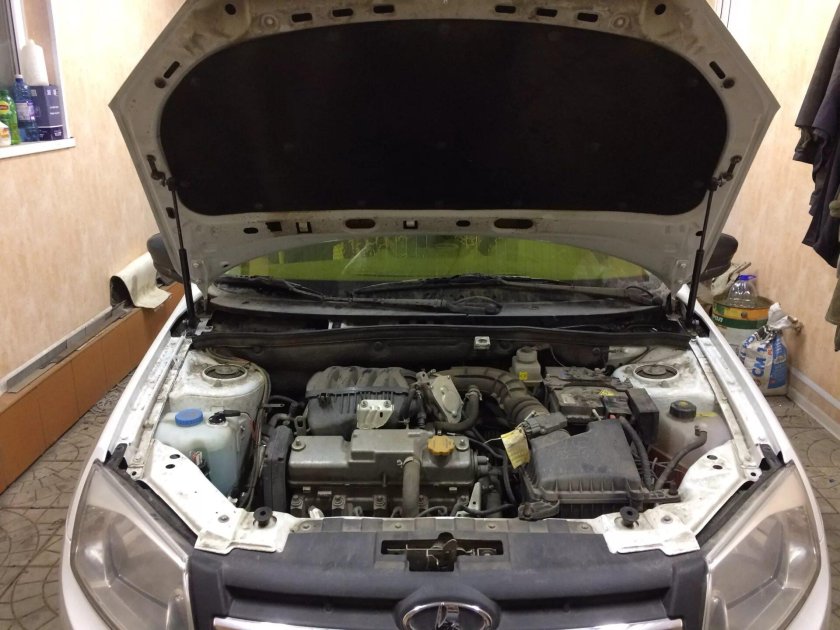 Лада Гранта фл под капотом