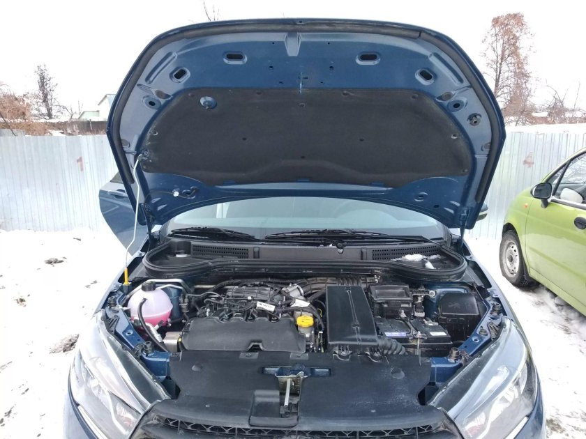 Уплотнитель под капот Лада Веста