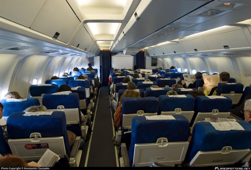 Боинг 767 ЮТЭЙР салон