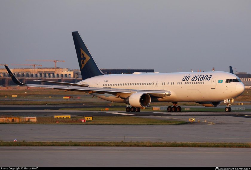 Boeing 767 air astana