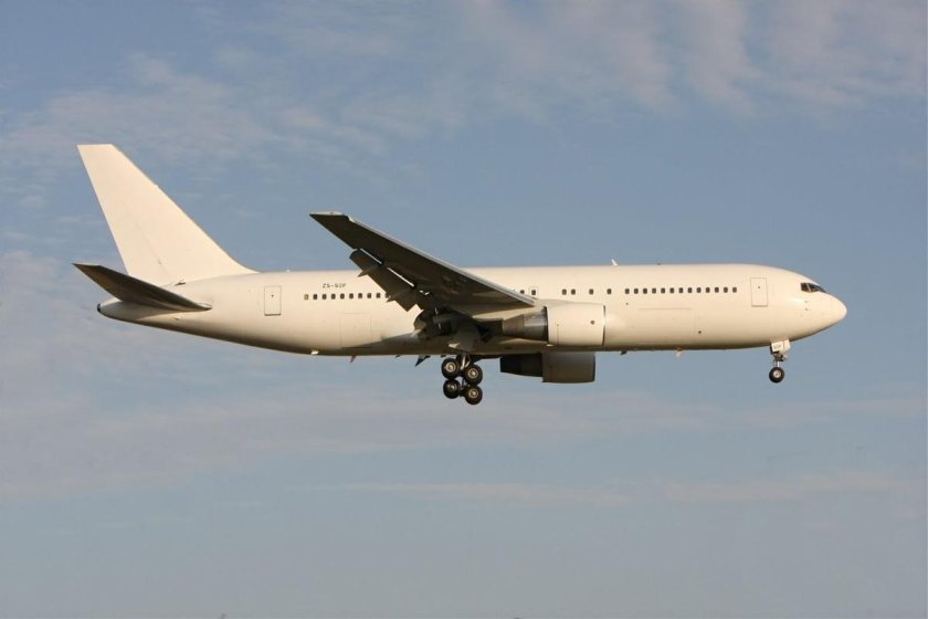 Boeing 767-200 UTAIR