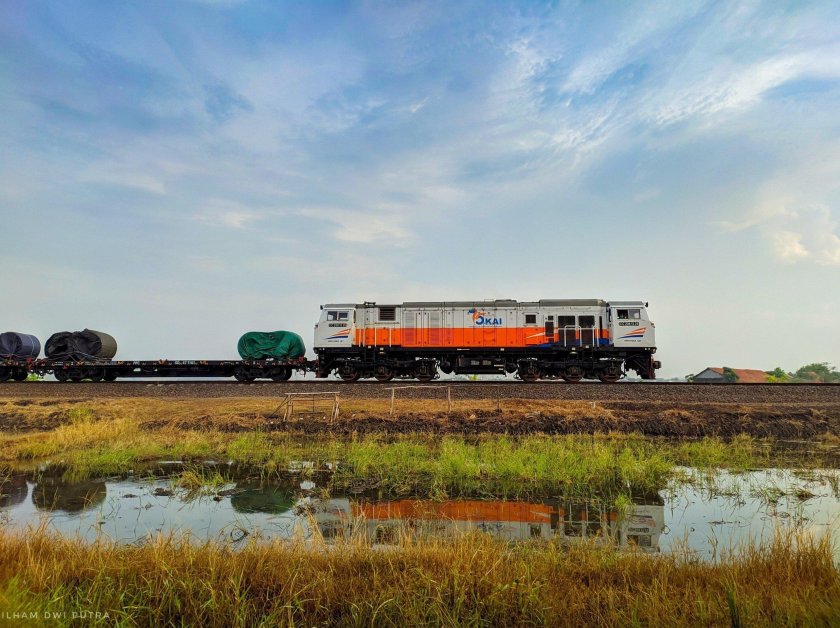 Разные поезда