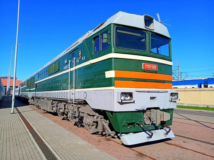 2тэ121 тепловоз