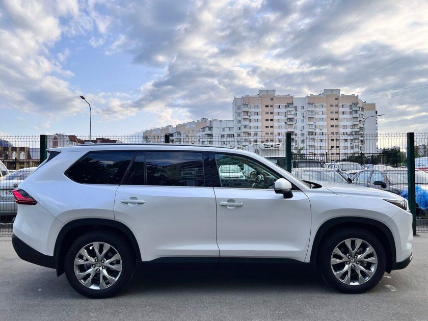 Тойота гранд хайлендер 2023