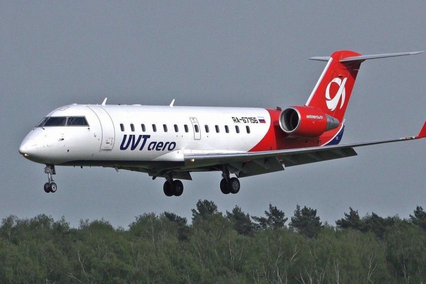 Канадэйр самолет CRJ 200