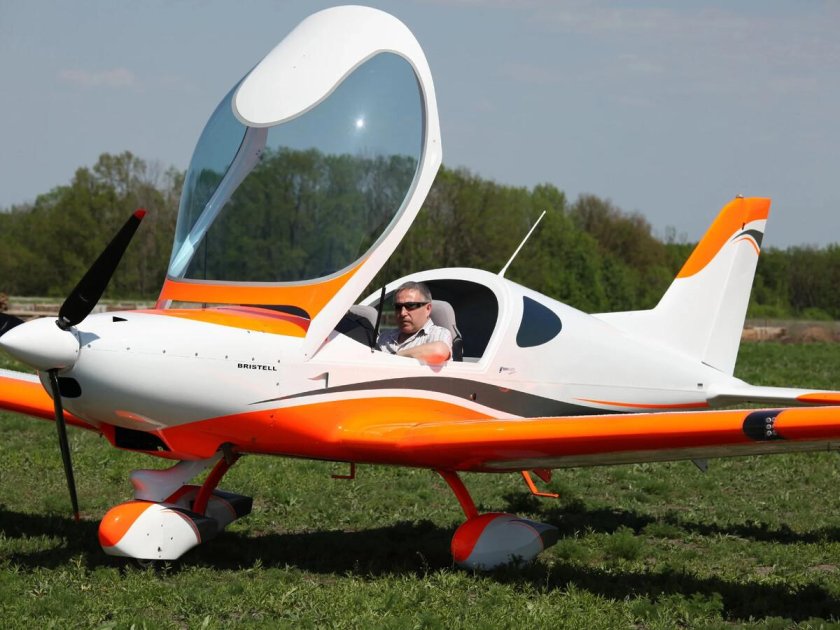 Самолет Bristell