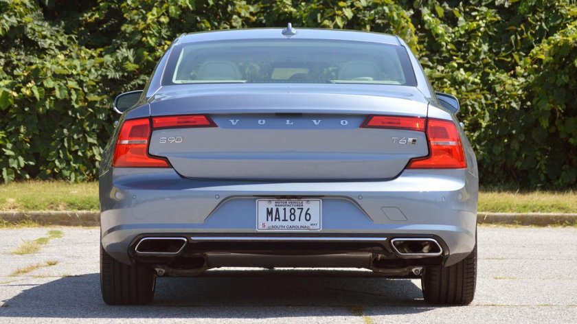 Volvo s90 сзади