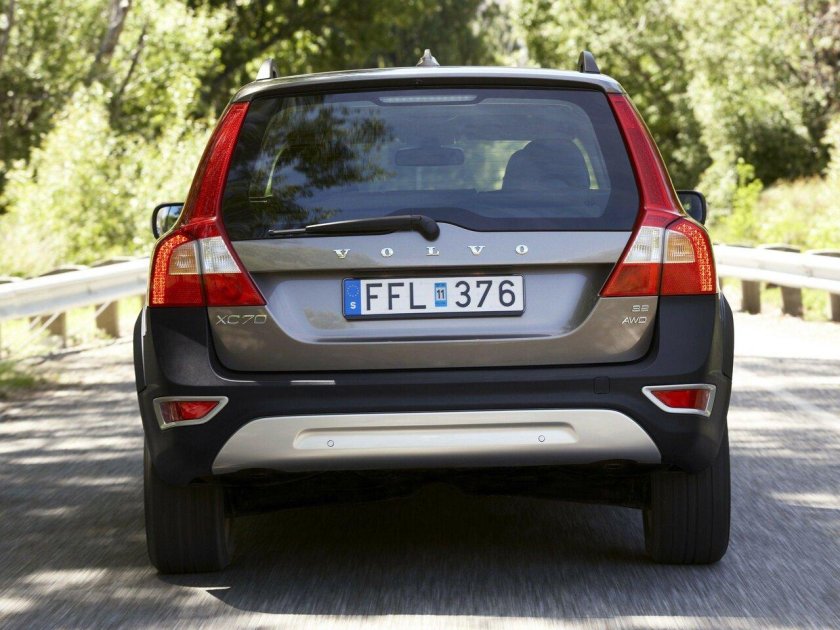 Вольво xc70 сзади