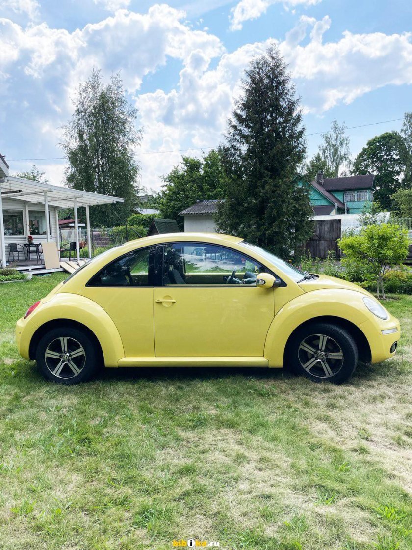 Volkswagen beetle желтый