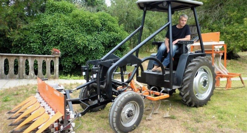 Mobel электротрактор