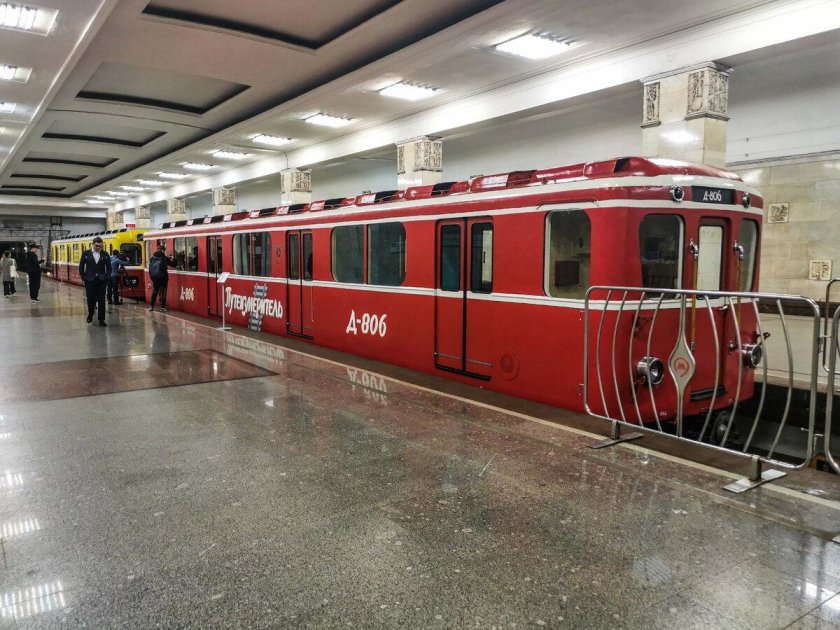 Выставка ретро вагонов метро на Партизанской