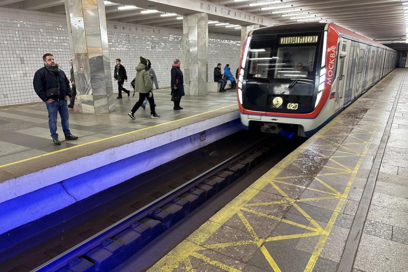 Метропоезд москва 2018