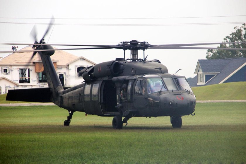 Вертолёт uh-60 Black Hawk