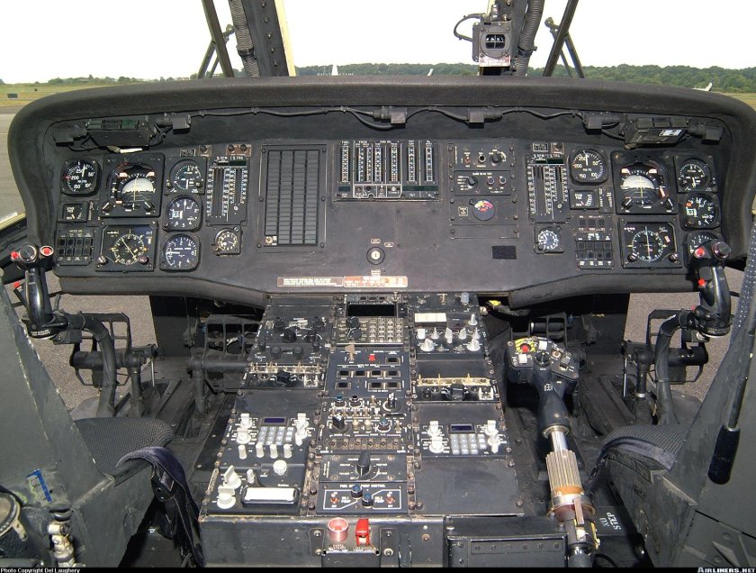 Uh-60 Black Hawk кабина