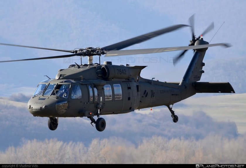 Sikorsky uh-60 Black Hawk фото