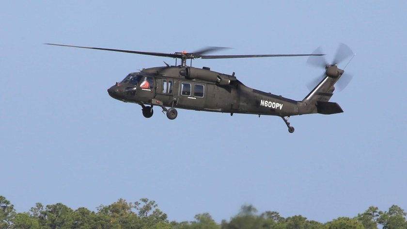Вертолёт uh-60 Black Hawk