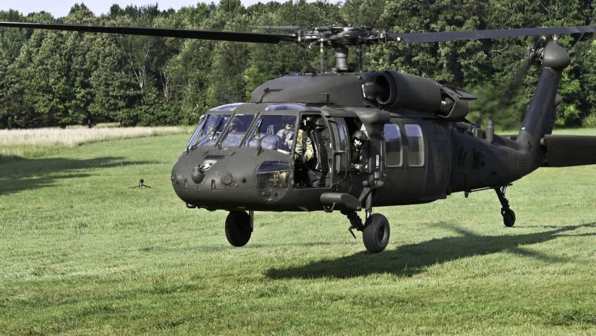 Вертолёт uh-60 Black Hawk