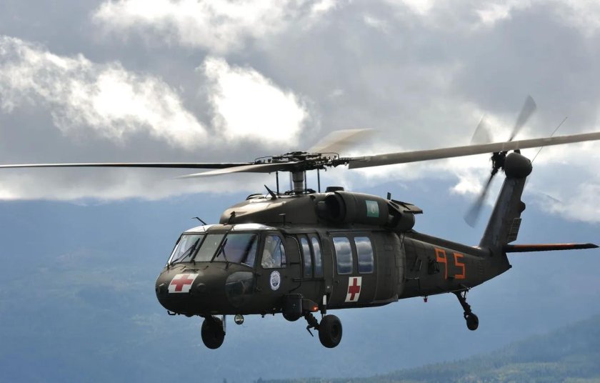 Вертолёт uh-60 Black Hawk