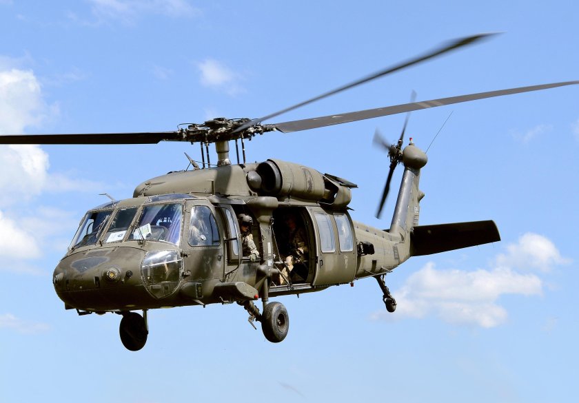 Вертолёт uh-60 Black Hawk