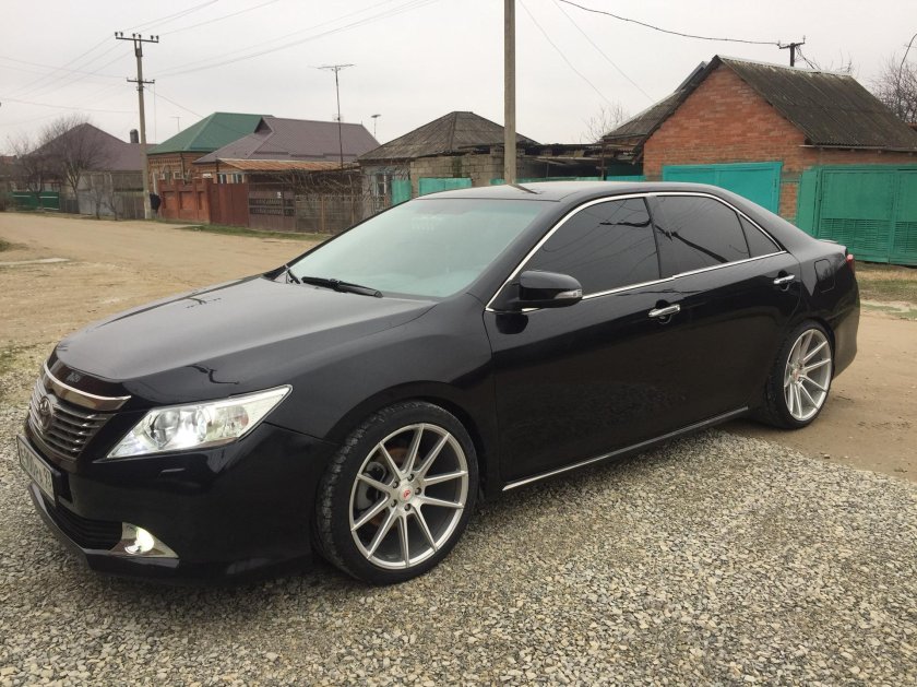 225 55 17 Toyota Camry