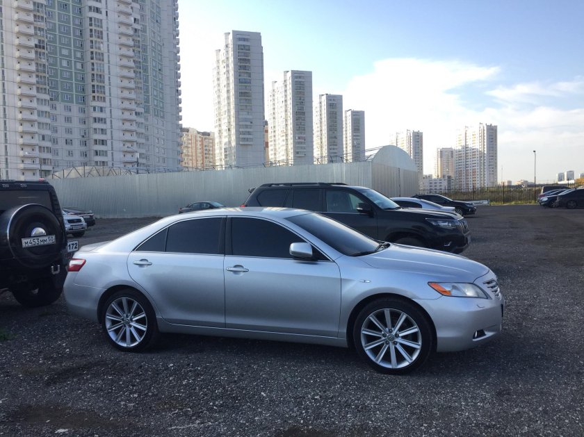 Тойота Камри 40 r19