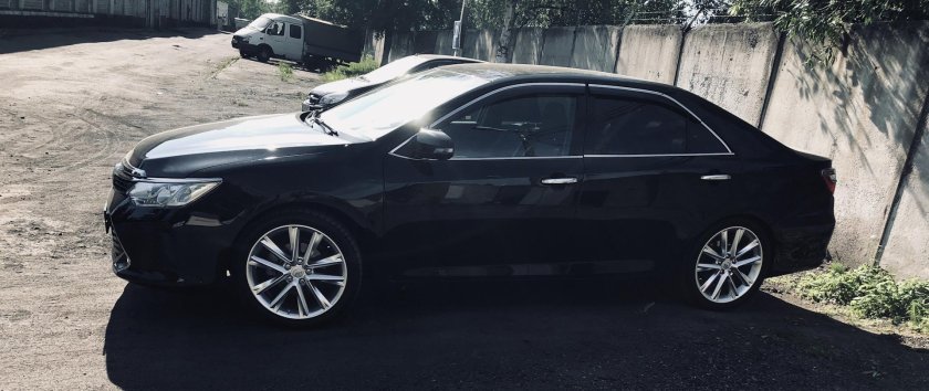 Камри 40 черная