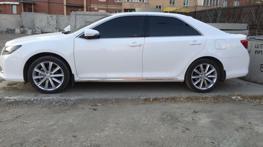 Toyota Camry v50 r18