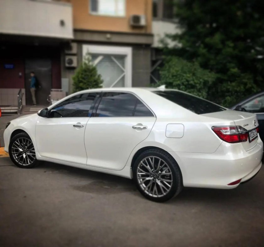 Toyota Camry xv50 r18