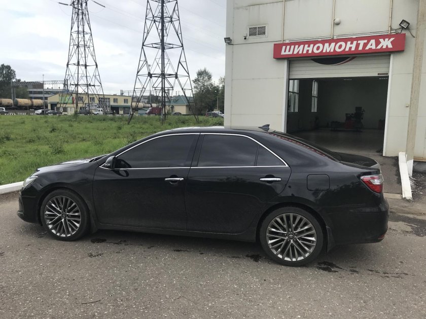 Toyota Camry r18