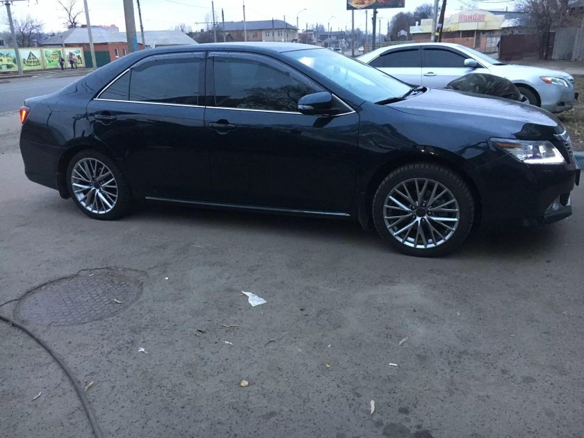 Toyota Camry r18