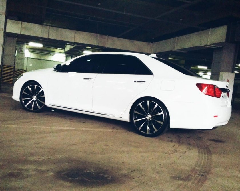 Camry 50 r19 белая
