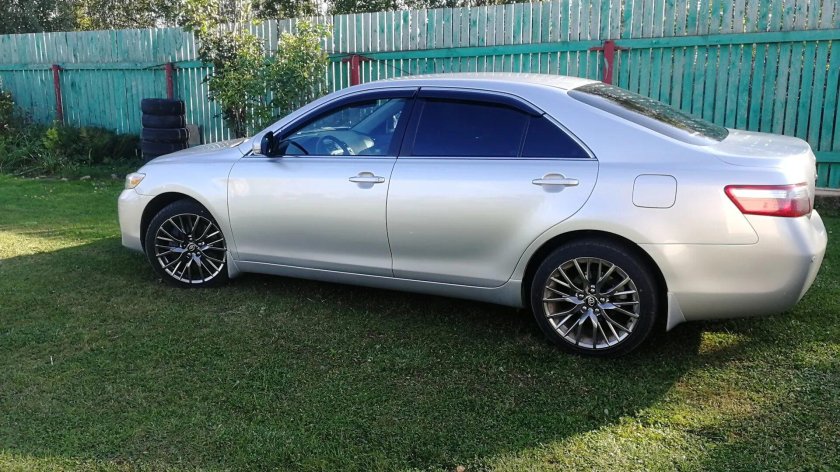 Toyota Camry 40 r19